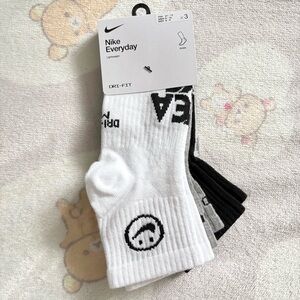 NEW Nike Everyday Lightweight Dri-Fit Ankle Socks “Have a Nike Day” Design